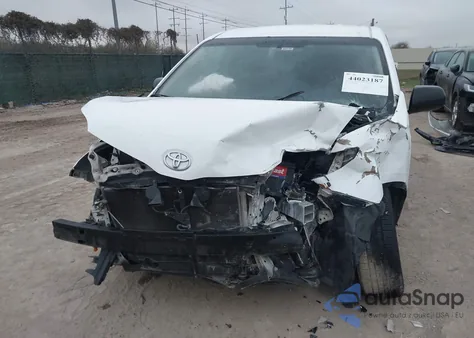 2013 Toyota Sienna L V6 7 Passenger z USA, uszkodzony, nr VIN 5TDZK3DC5DS392449